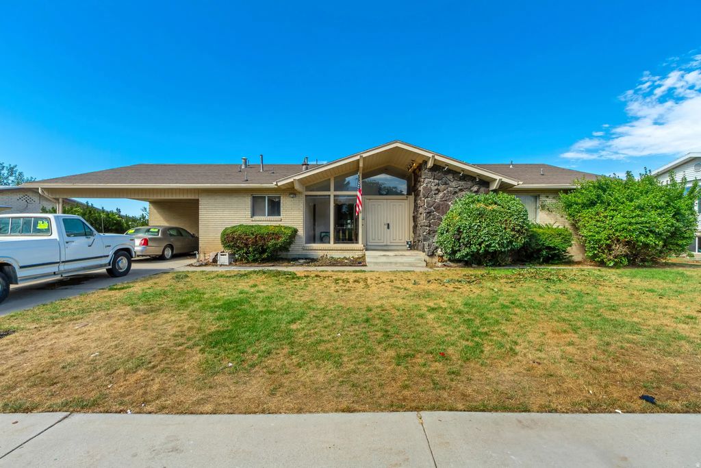 1169 N Grand Ave W, Provo