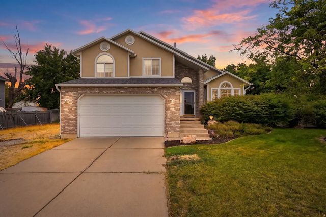 2244 N 1350 W, Clinton