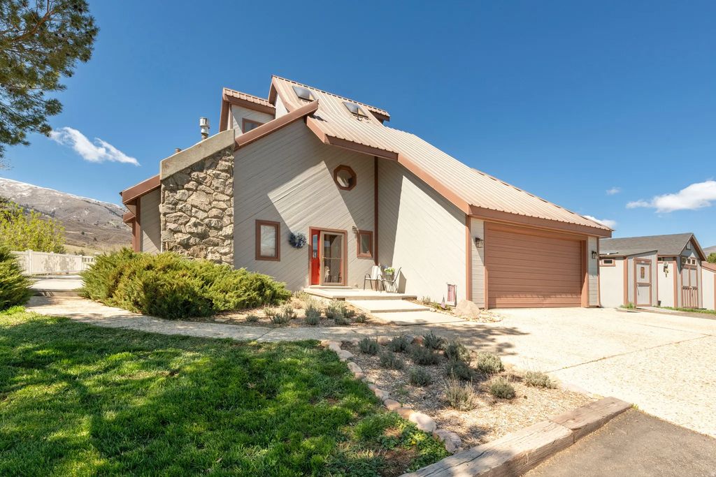 2412 N Highway 158 E, Eden