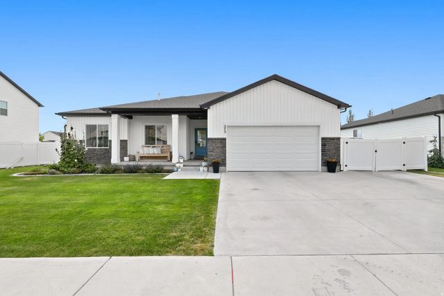 572 S 690 E, Hyrum