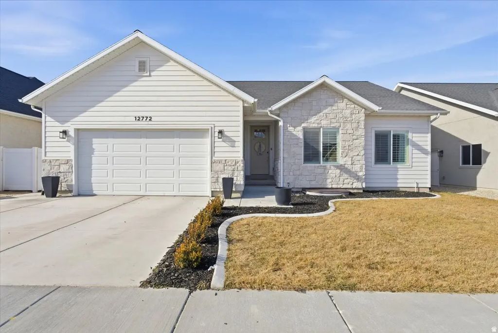 12726 S Mccartney Way 103, Riverton