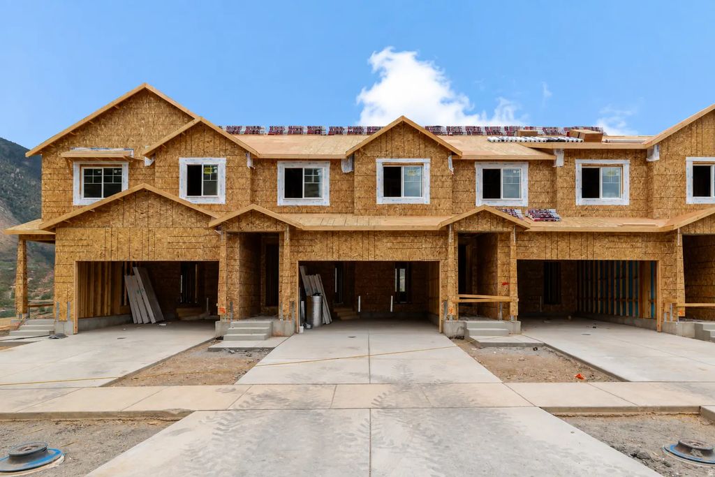 5226 S Plum Ln 760, Mapleton