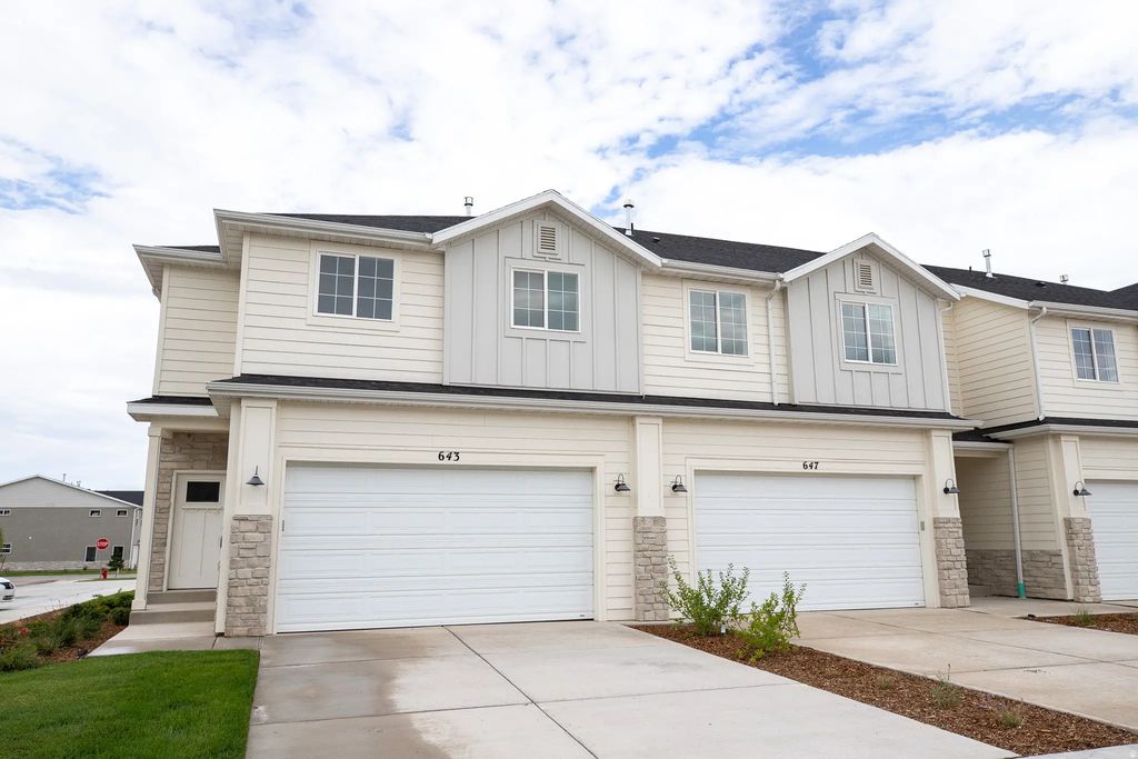 643 N 540 E 126, Salem