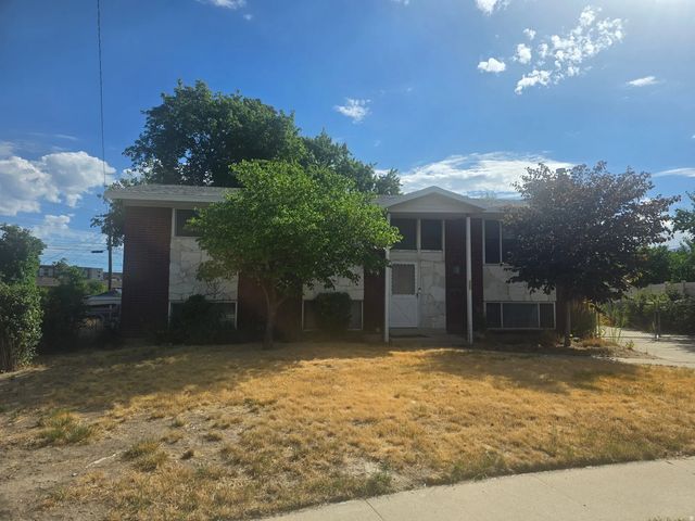 247 E Nicoletti Dr, Midvale