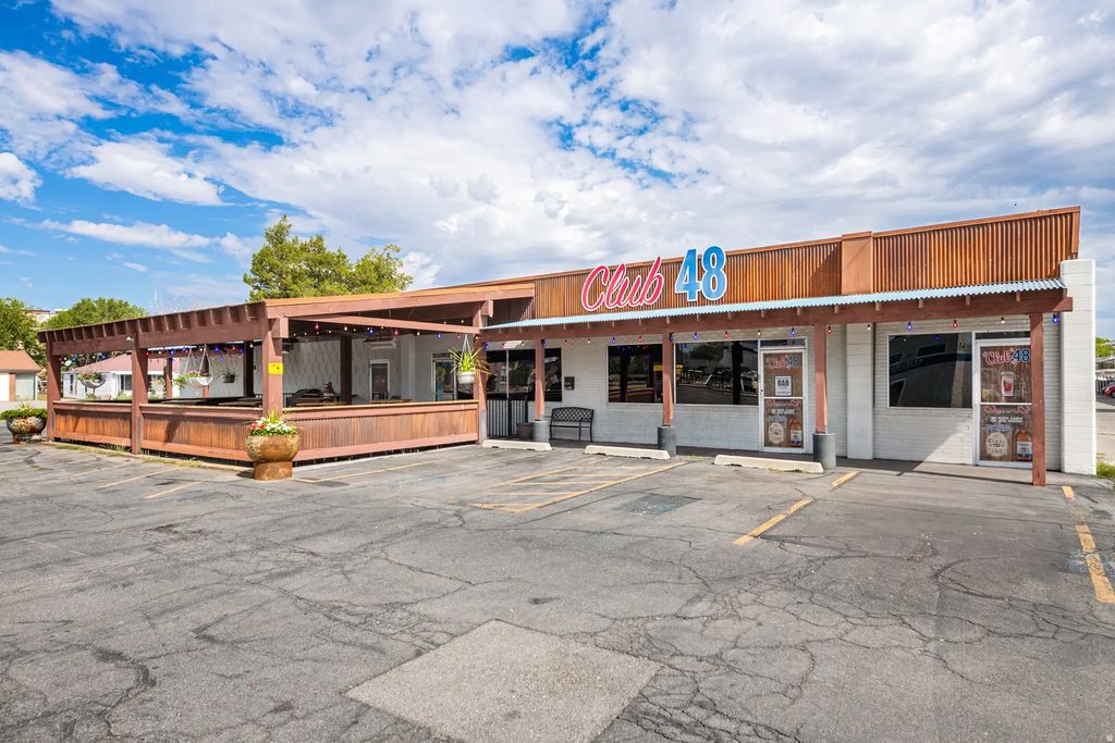 16 W 4800 S, Millcreek