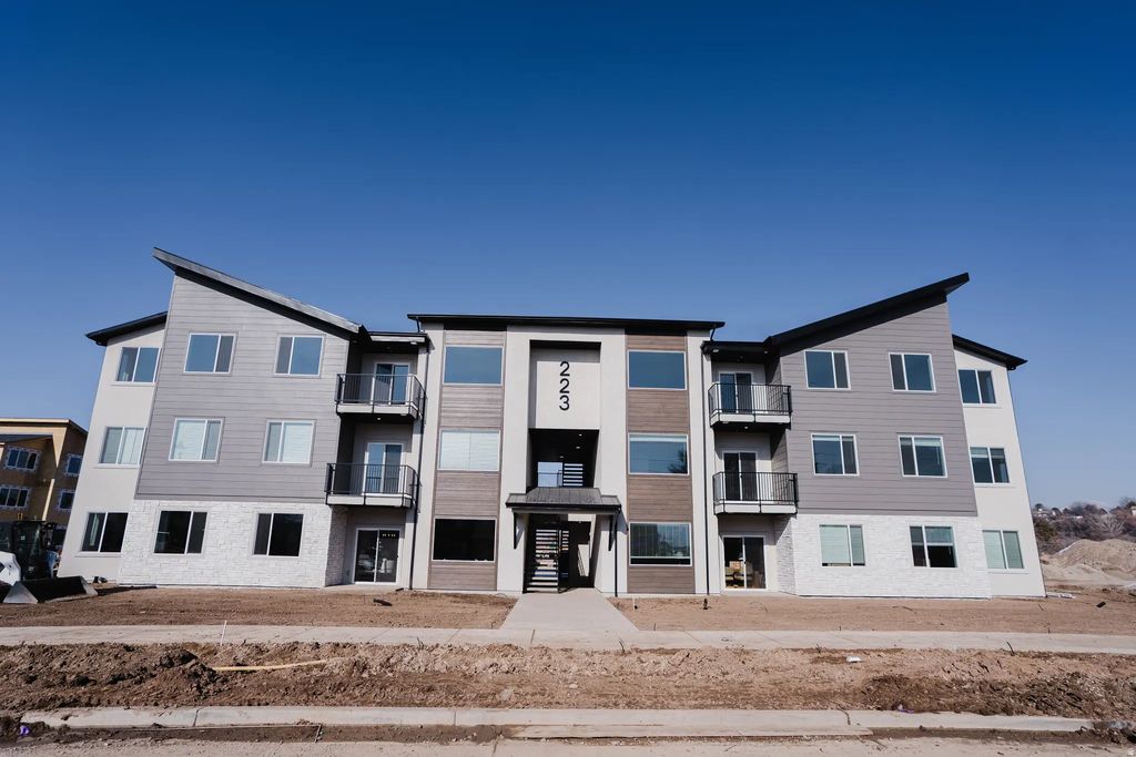 333 E Volunteer Dr 10-204, Spanish Fork