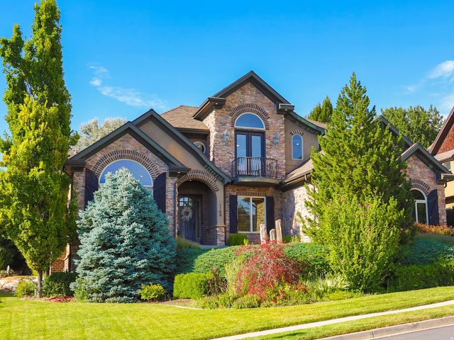 1709 E Deer Crest Dr, Fruit Heights