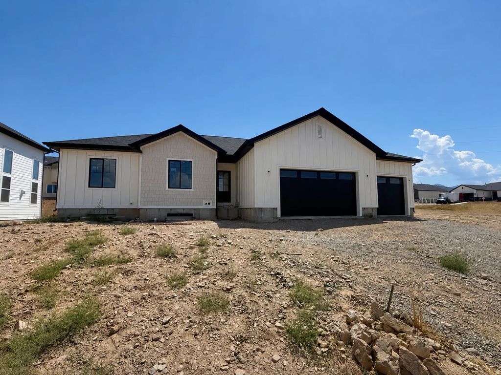1534 N 200 E #17, Nephi