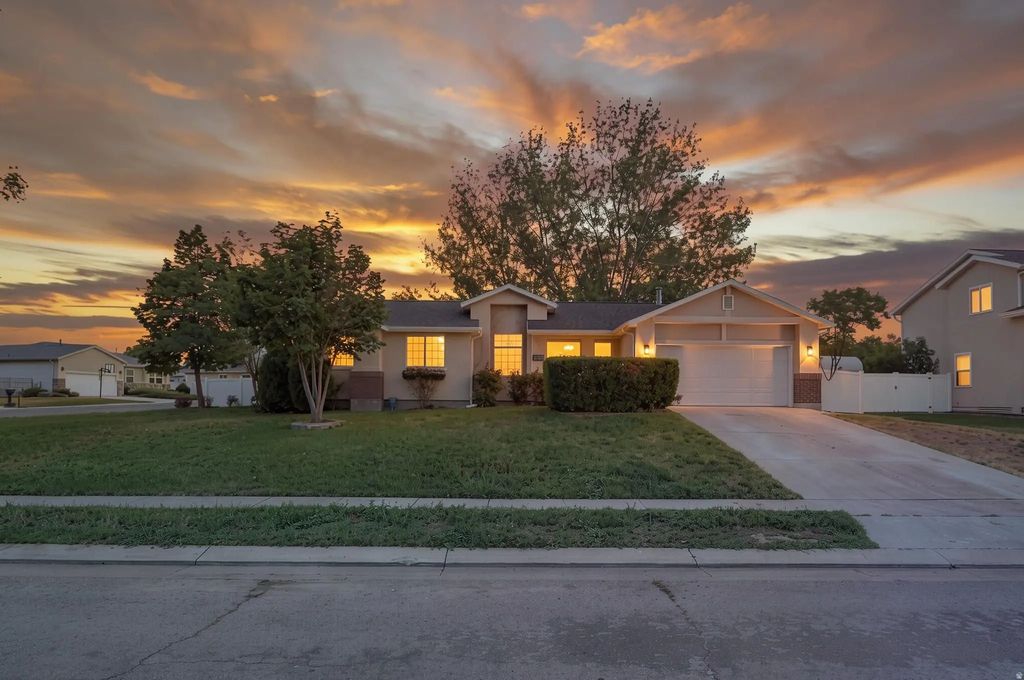 8434 S Windmill Dr, West Jordan