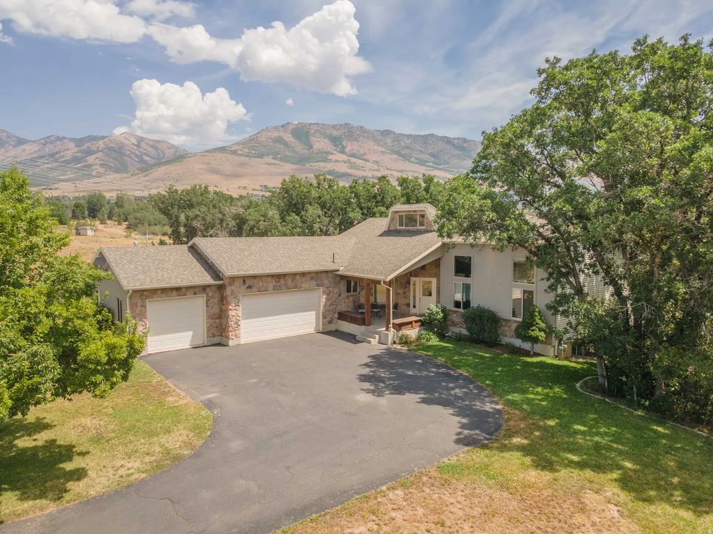 3448 N Fuller Dr, Eden