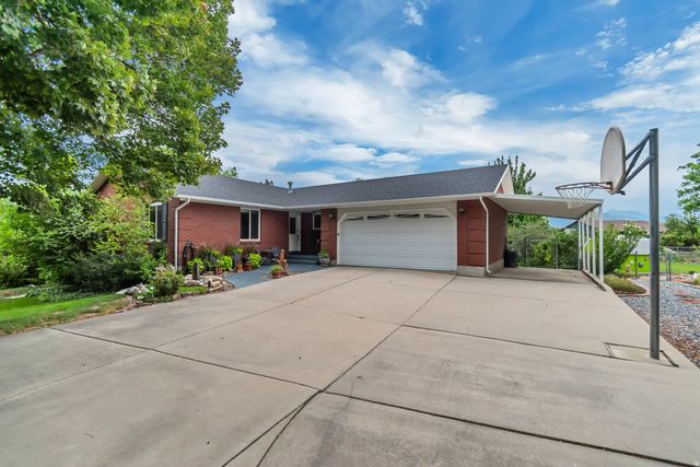 9801 S Amberwood Cir, South Jordan