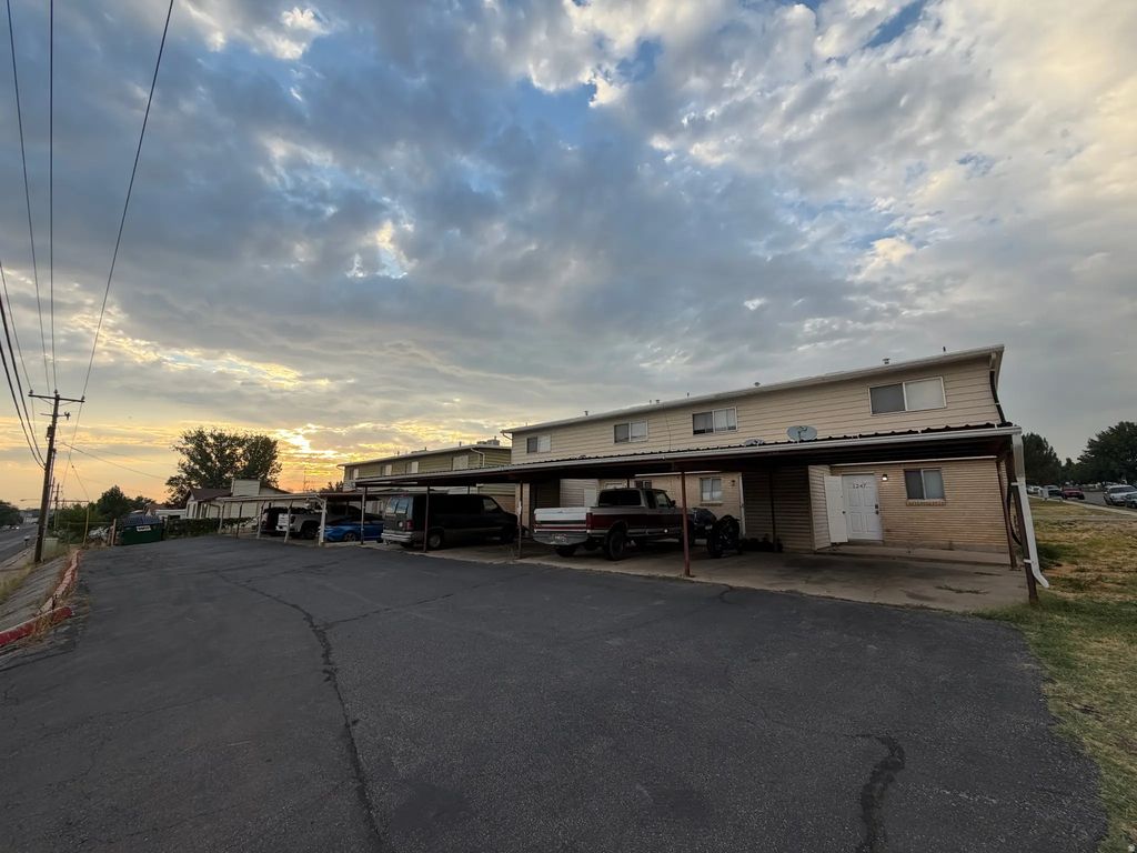 1215 E Gordon Ave, Layton