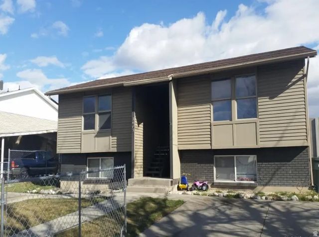 3419 S Mockingbird Way W, West Valley City