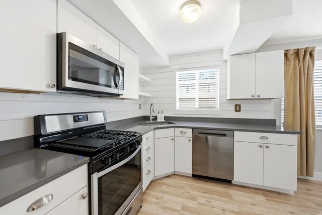2220 E Murray Holladay Rd S 160, Holladay