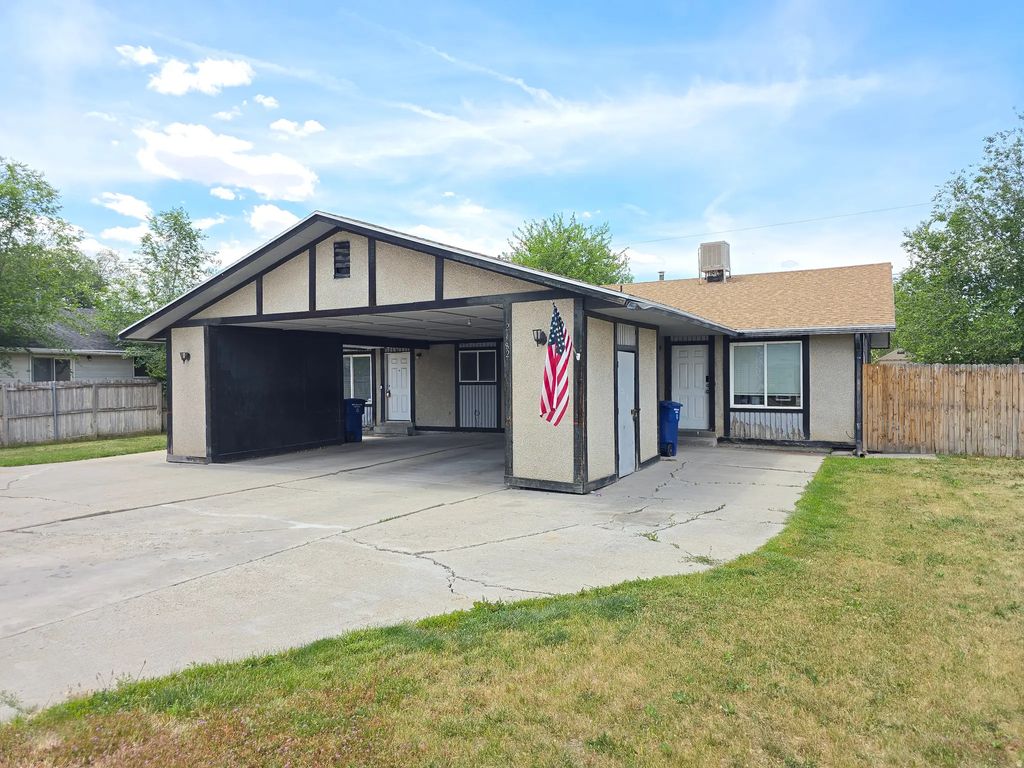 2384 S Derby St, West Valley City