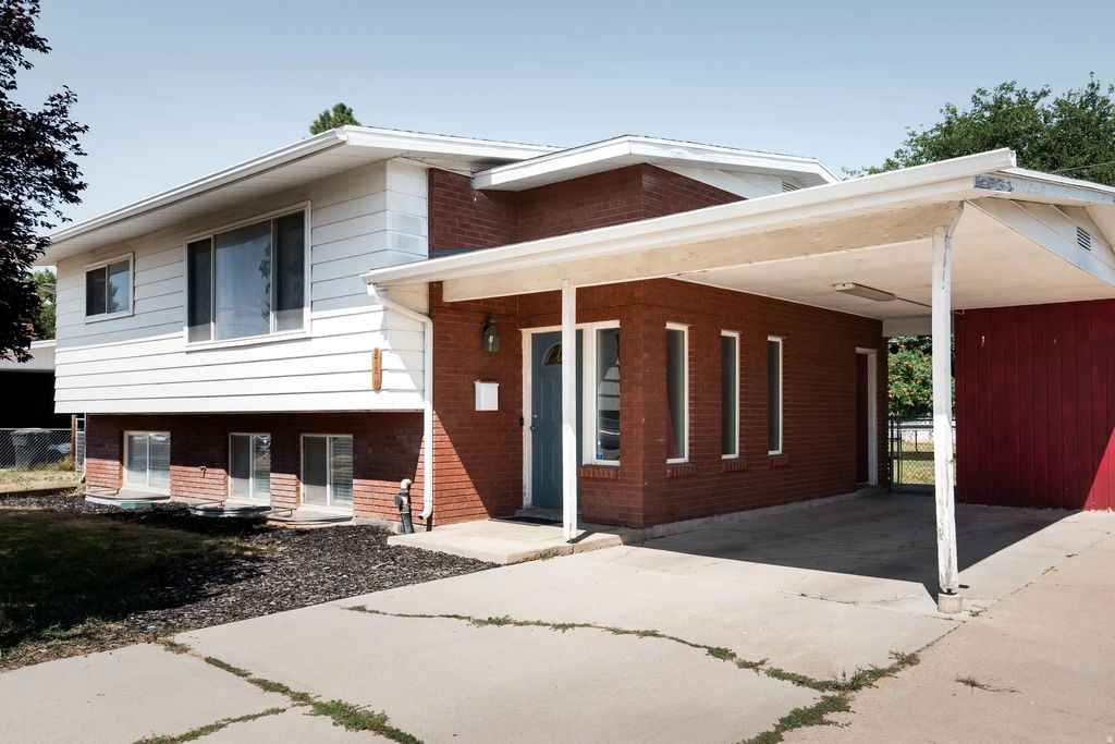 2150 N 300 W, Sunset