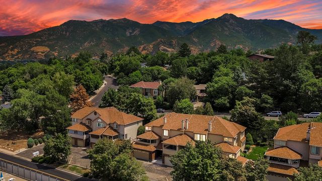 5822 S Club View Lane Ln, South Ogden
