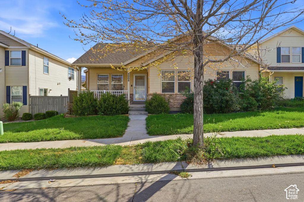 4008 E Sioux St, Eagle Mountain