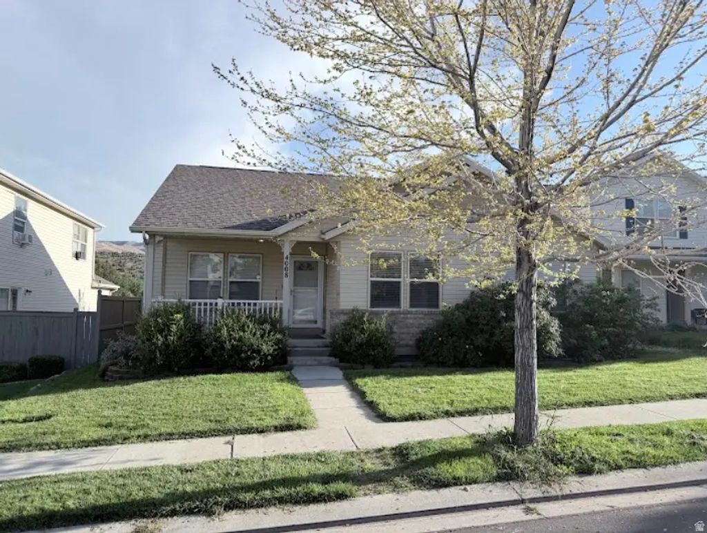 4008 E Sioux St, Eagle Mountain