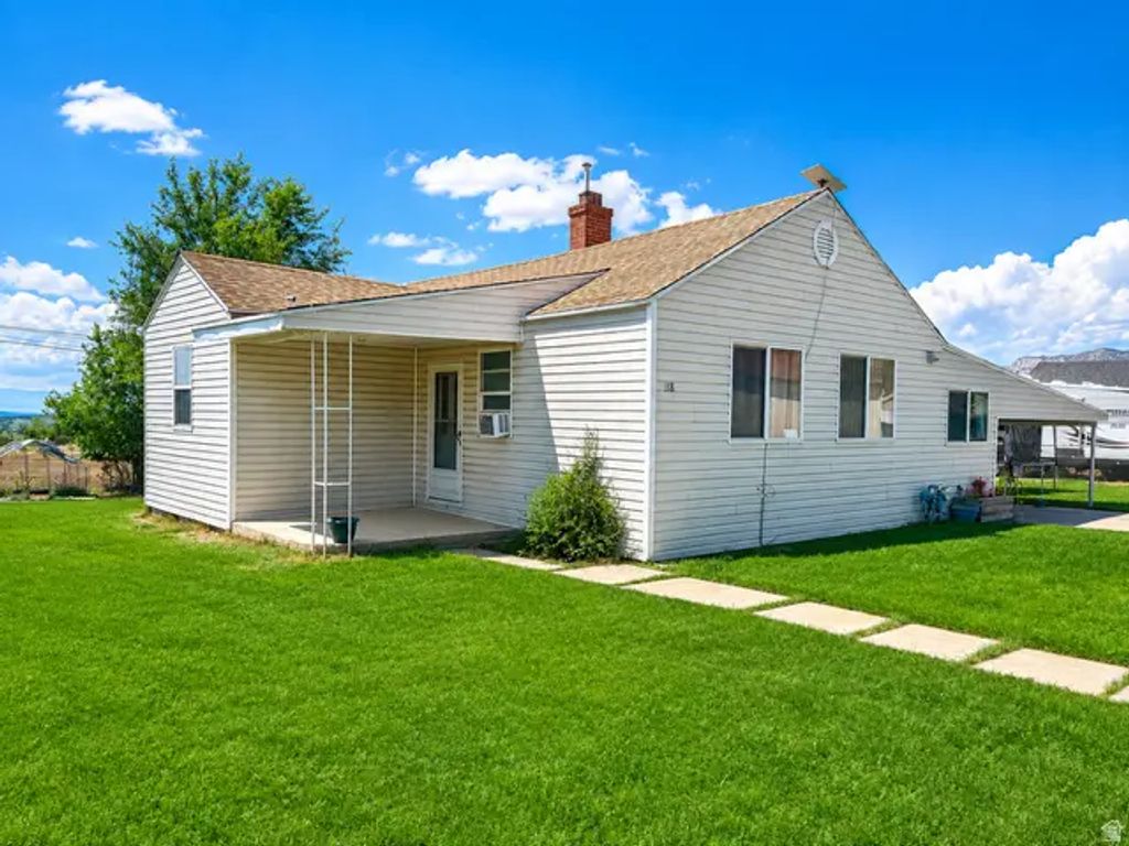 118 Shuman St, East Carbon