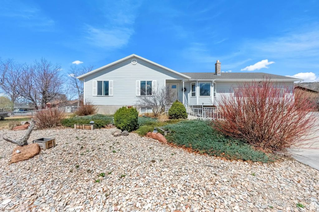 154 W Main St, Bicknell