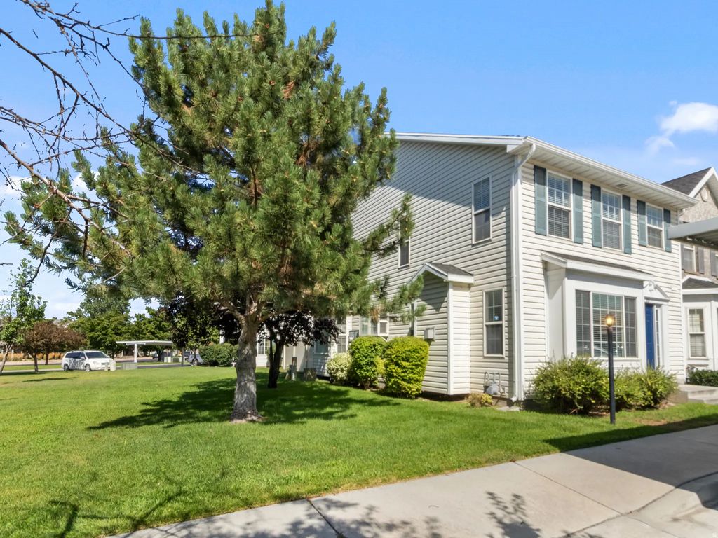 992 N Independence Ave W, Provo