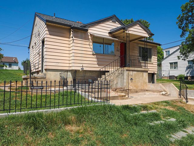 117 E Country Club Dr S, South Ogden