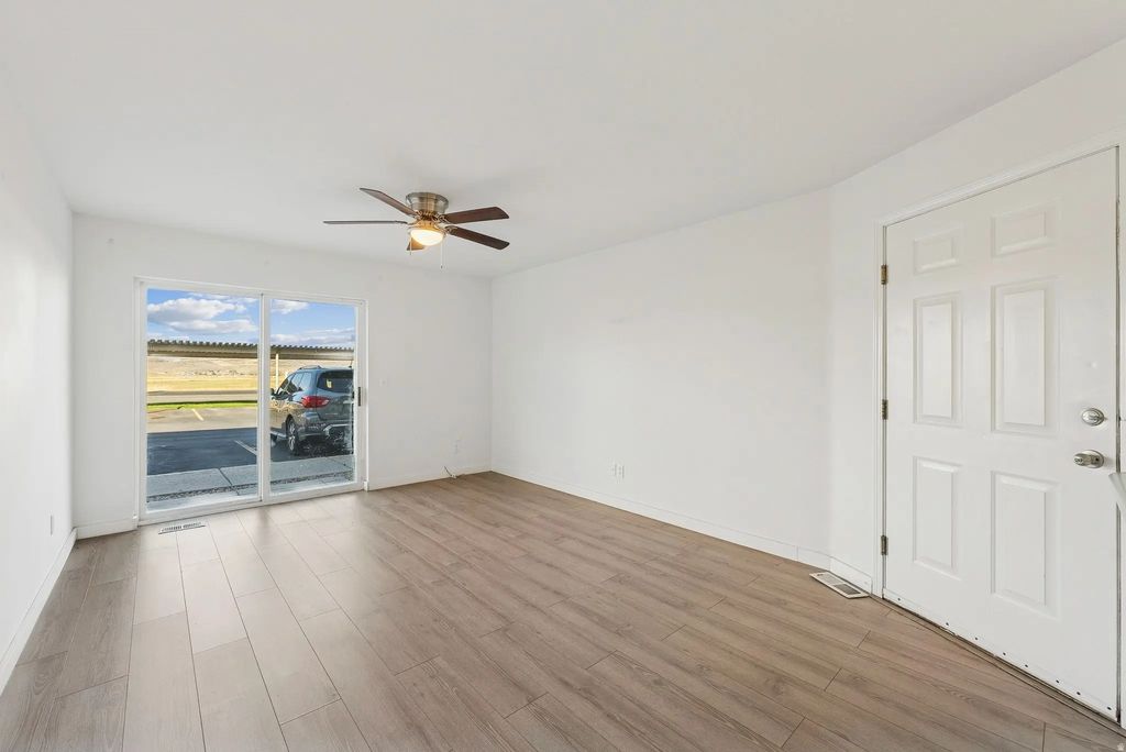595 S Main 18, Kamas