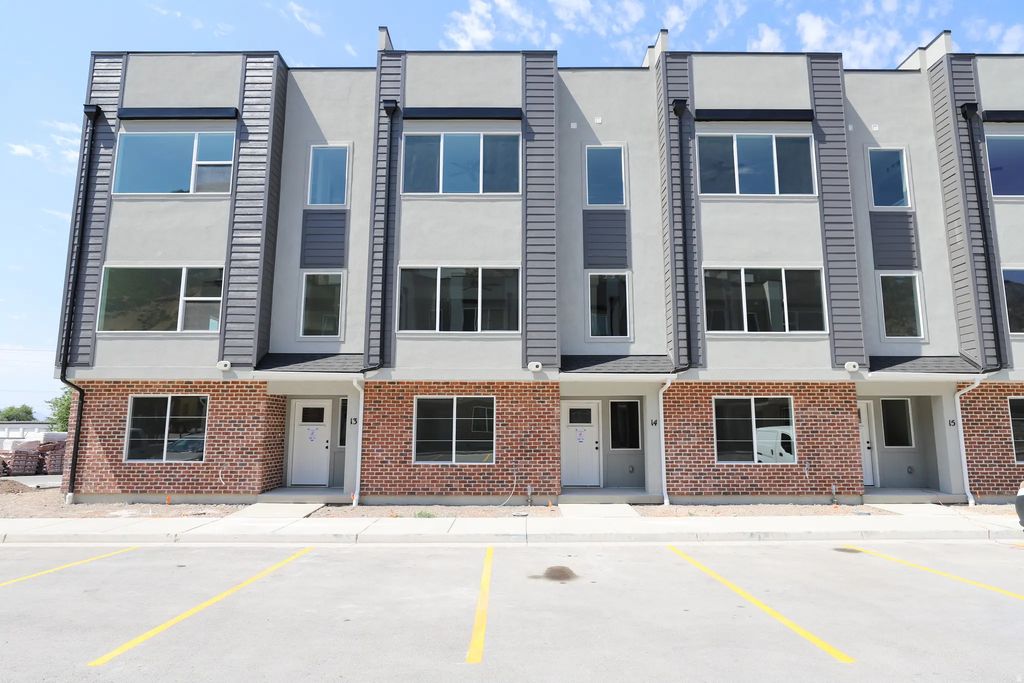 1225 E 1600 S 13, Provo