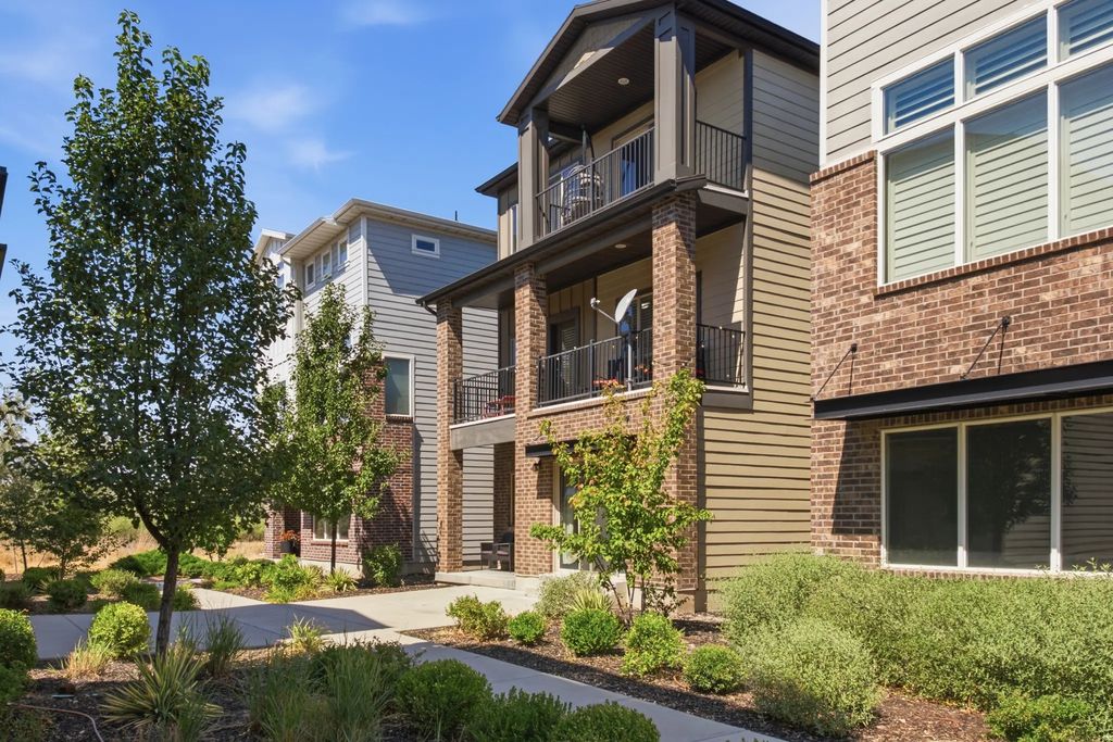 87 N Rio Grand Ave, Farmington