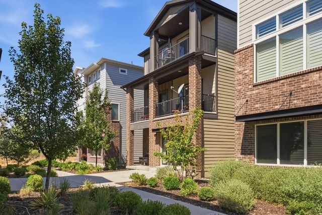 87 N Rio Grand Ave, Farmington
