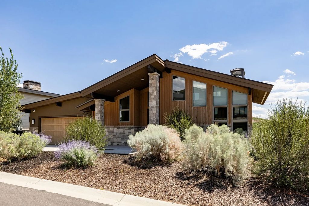1222 E Black Hawk Way, Hideout