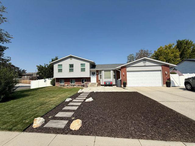 9990 Albury Rd, Sandy