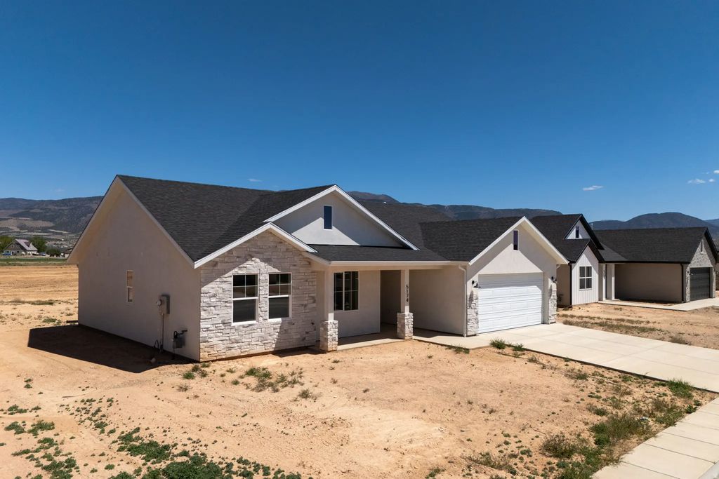 171 W 2725 N, Cedar City