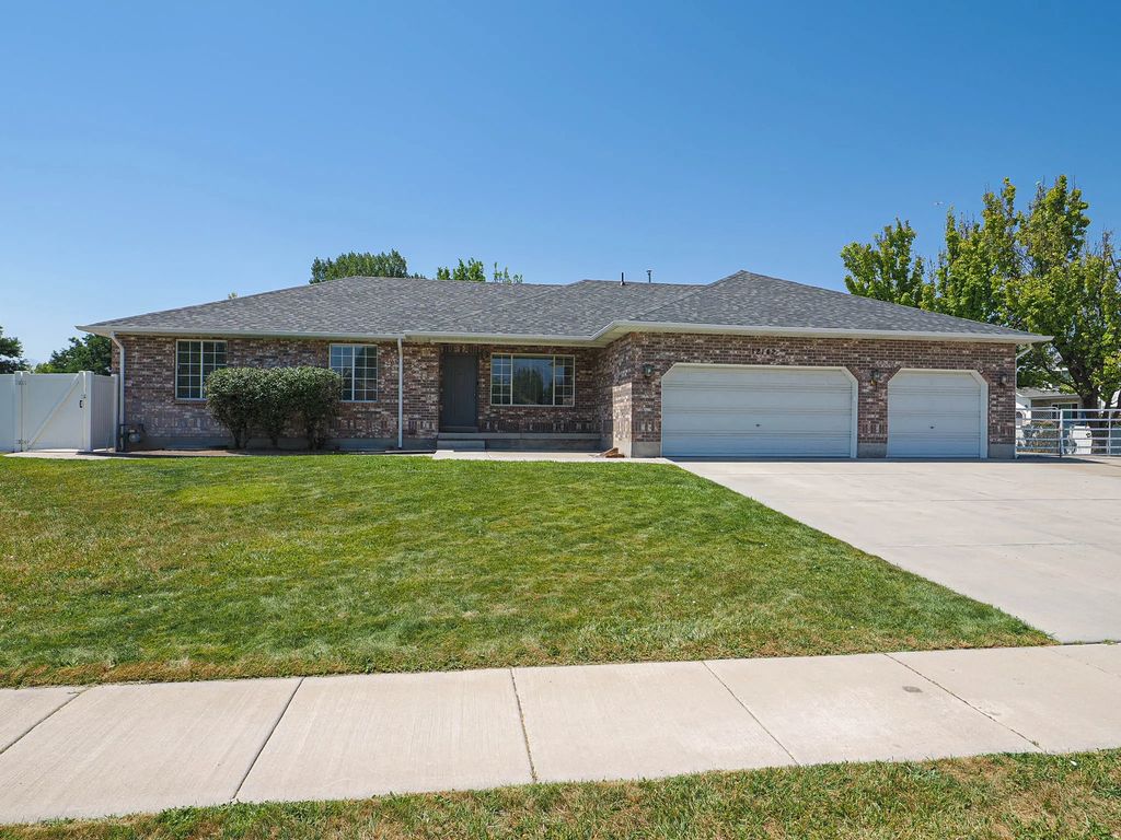 12142 S 3300 W, Riverton