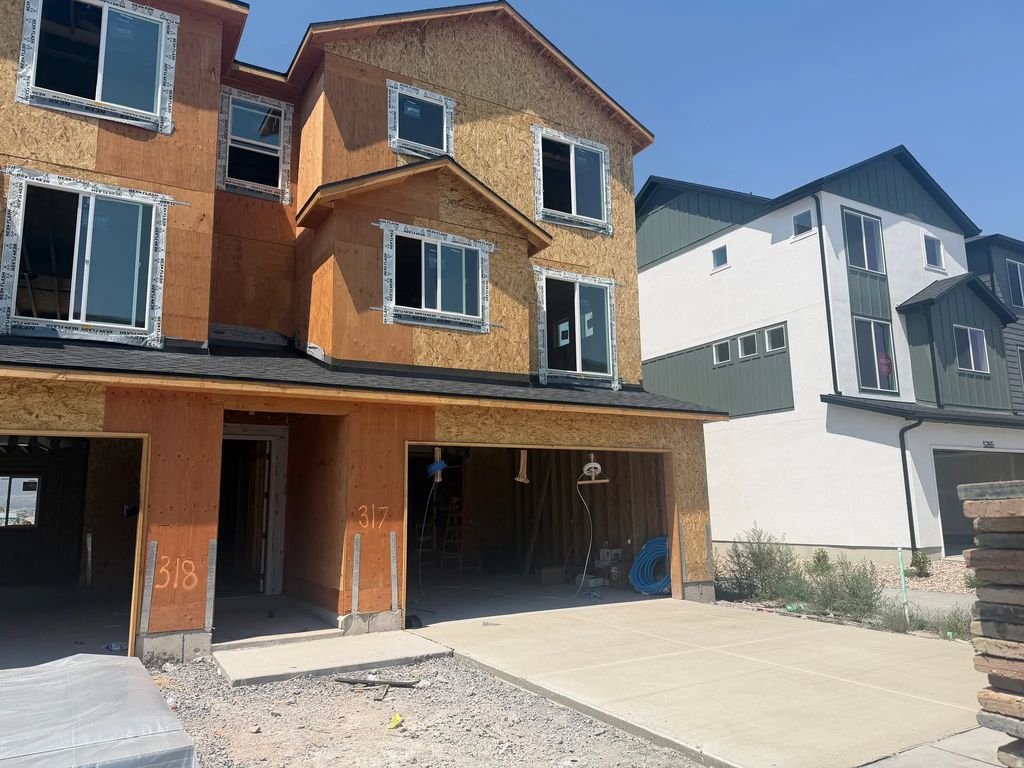 5253 N Greenfield Way 317, Eagle Mountain
