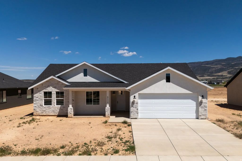 522 S Renze Adams St, Cedar City