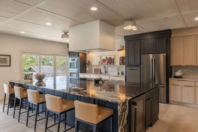 822 N Grandridge Ct E, Salt Lake City