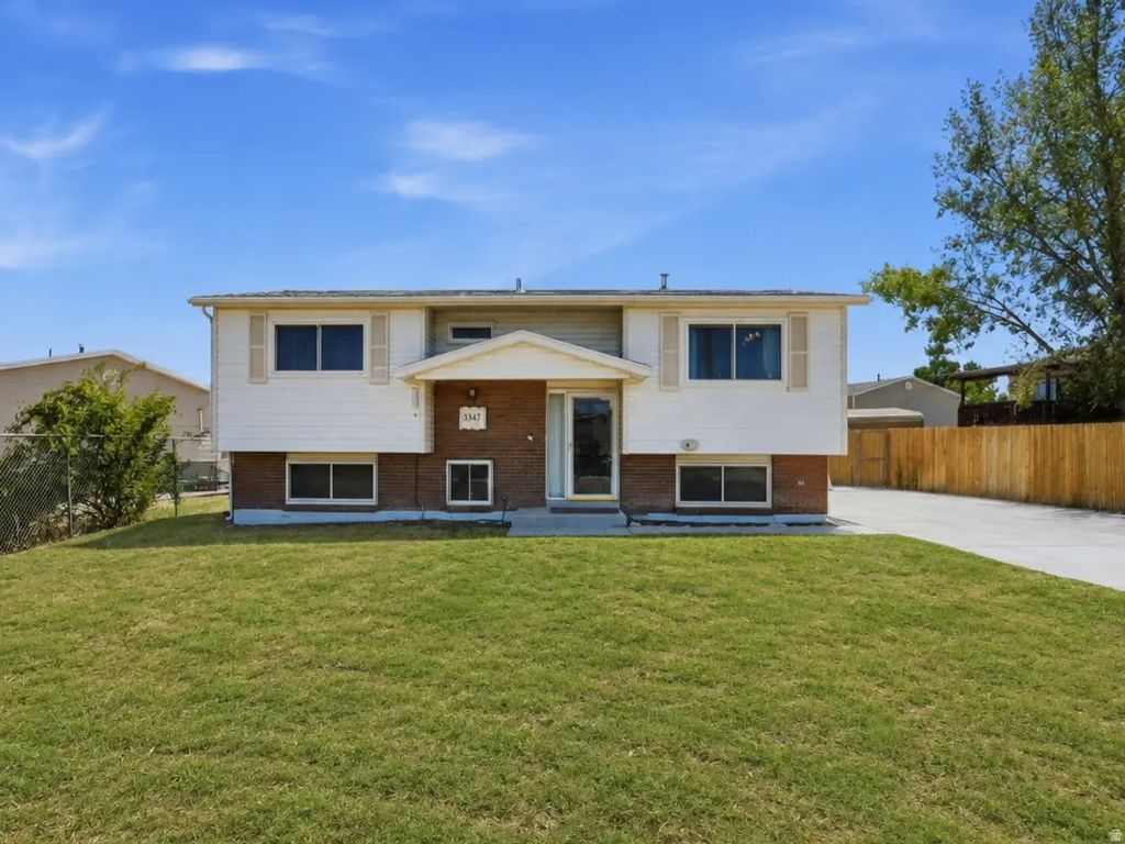 3347 S Sidney Way, Magna