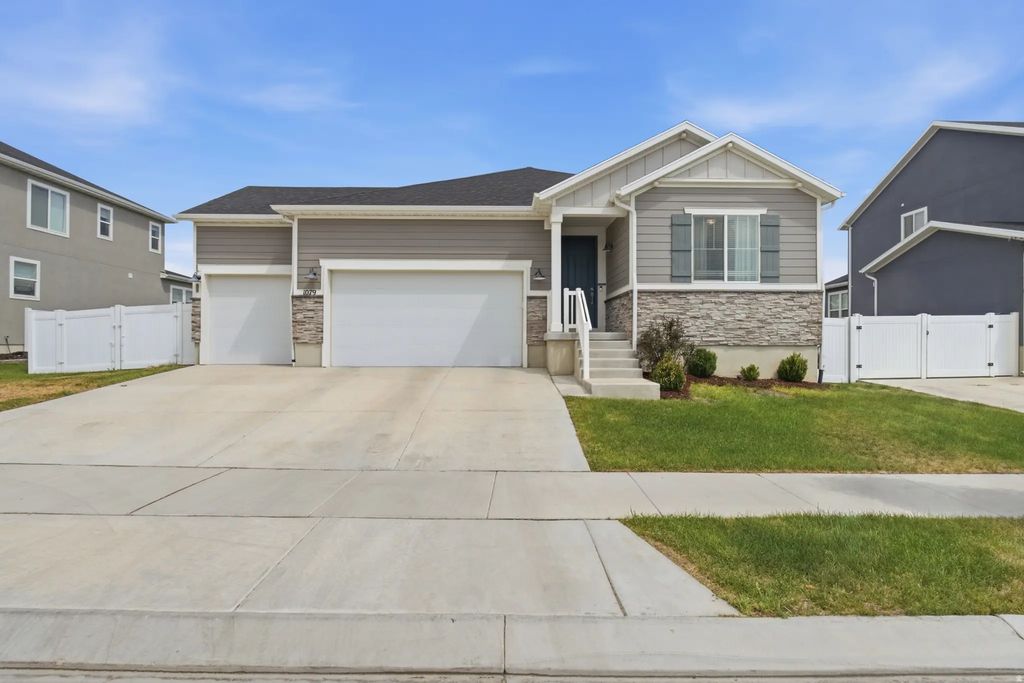 1079 E Horse Rider Dr, Eagle Mountain