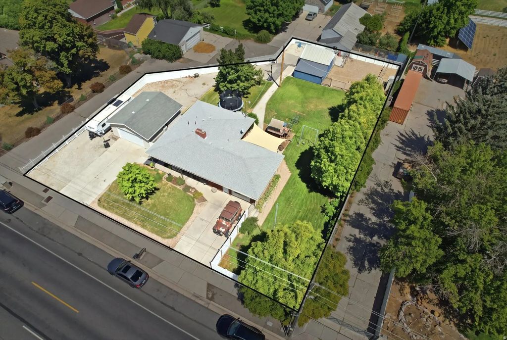 5037 S 3200 W, Taylorsville
