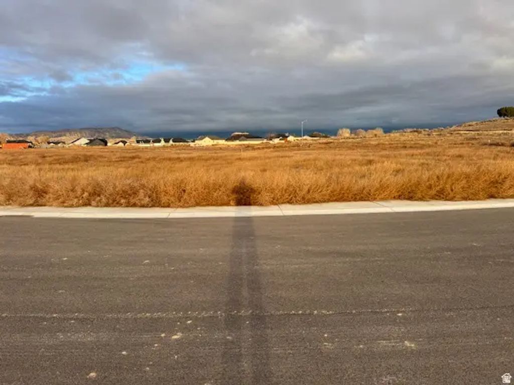 243 E 2000 S 25, Vernal