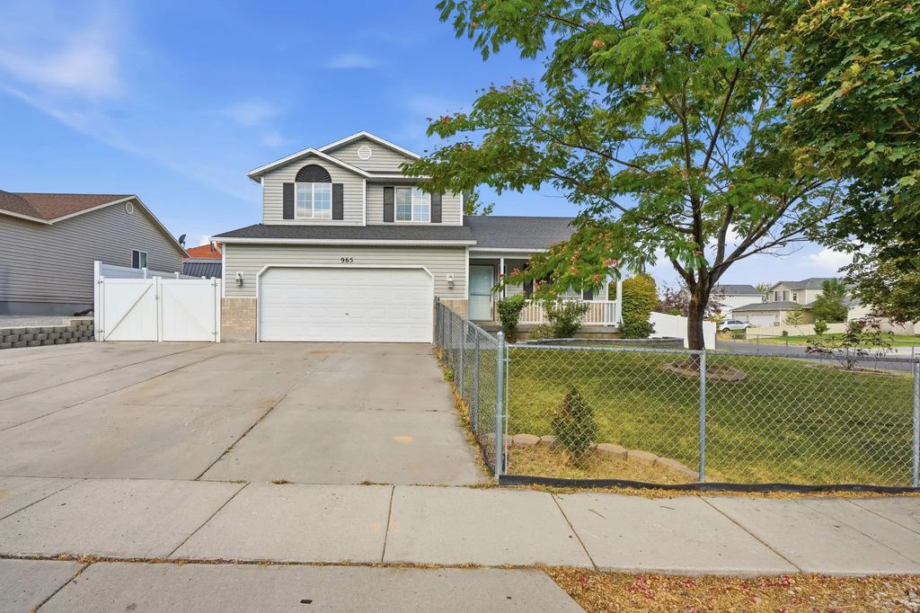 965 N 620 E, Tooele