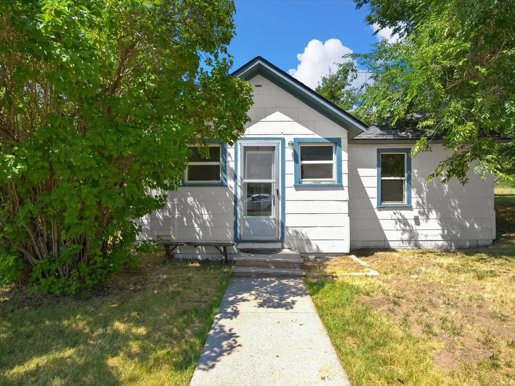 328 S 1st W, Soda Springs