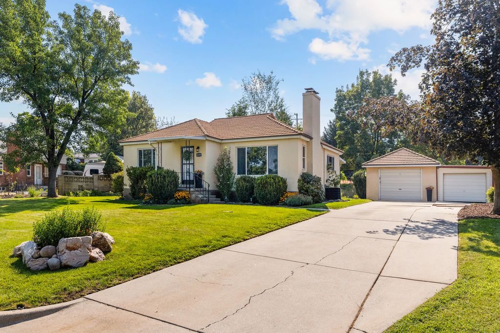 3139 S Crestview Cir W, Bountiful