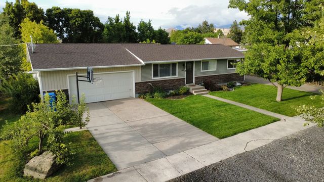335 W Center St, Smithfield