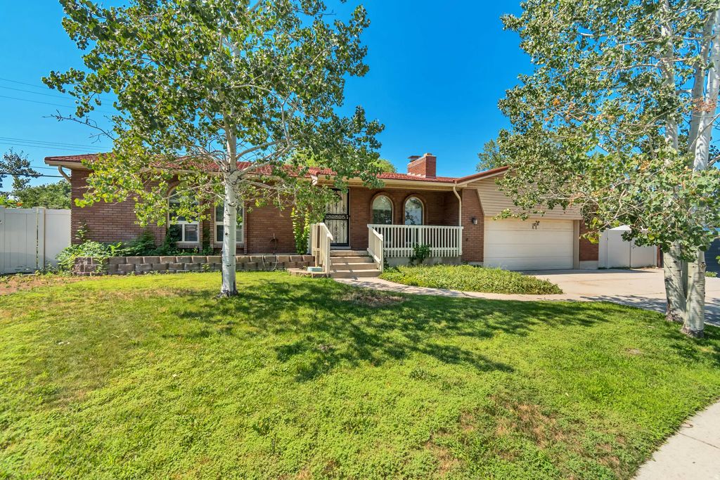 8384 S 1370 E, Sandy