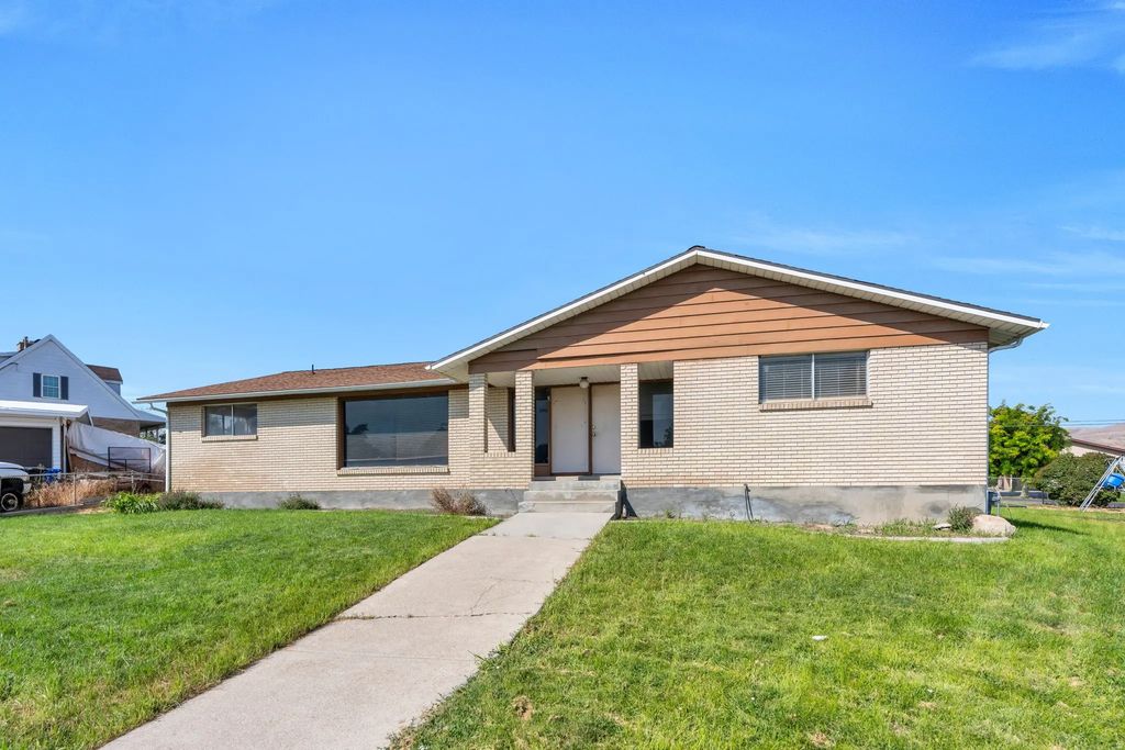 3382 S Sharon Cir, Magna