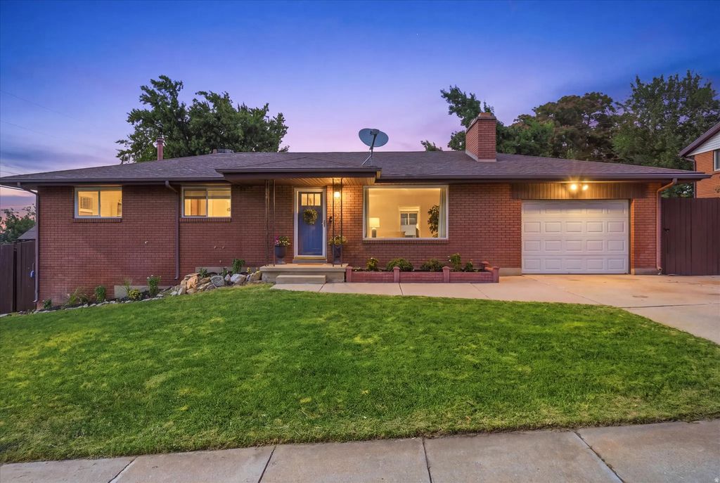 923 E 350 N, Bountiful