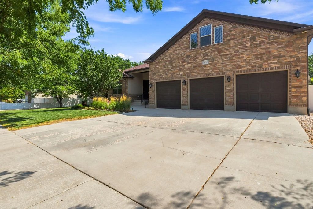 5492 Derby Ln, Stansbury Park